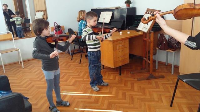 Саша и Паша музыцируют смотреть онлайн