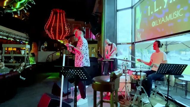 I.L.Y.A. - Юпитер (live at "Lustra-bar") смотреть онлайн