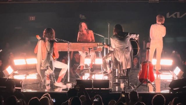 Black Smoke Rising (Live) - Greta Van Fleet смотреть онлайн