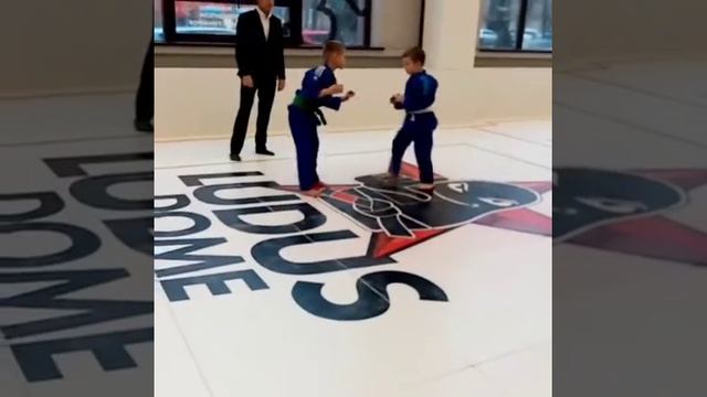 Максим и Георгий смотреть онлайн