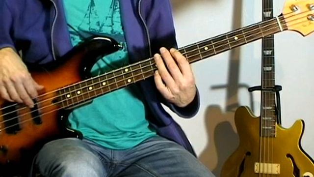 The Mindbenders - A Groovy Kind Of Love - Bass Cover смотреть онлайн