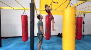 Как научить ребенка подтягиваться с нуля