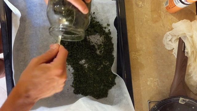 Как делать ВКУСНЕЙШИЙ ЧАЙ из листьев смородины, малины. Чай из листьев. смотреть онлайн