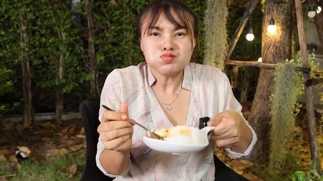 กุ้งแม่น้ำเผามันกุ้งเสวยเยิ้มๆ 4ตัวโล น้ำจิ้มซีฟู้ดแซ่บๆ ฟินกันทั้งบ้าน | ตั้มมี่Channel смотреть онлайн