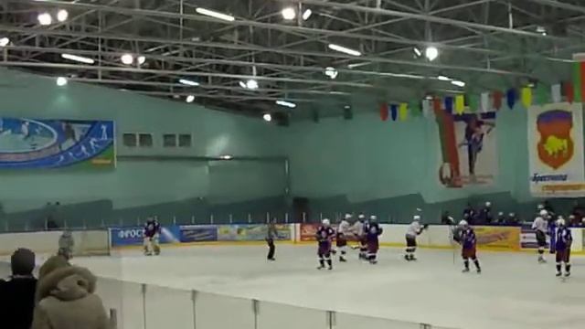 Чемпионат Беллоруссии по хоккею Брест-Гродно тайм 1.MOV