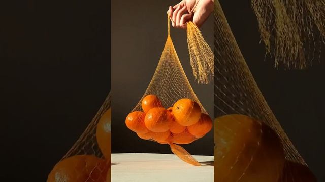 Новогодний фрукт на что способен? #мандарин смотреть онлайн