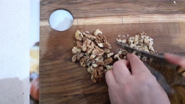 Салат з горіхами та морквою 🥕🥜 смотреть онлайн
