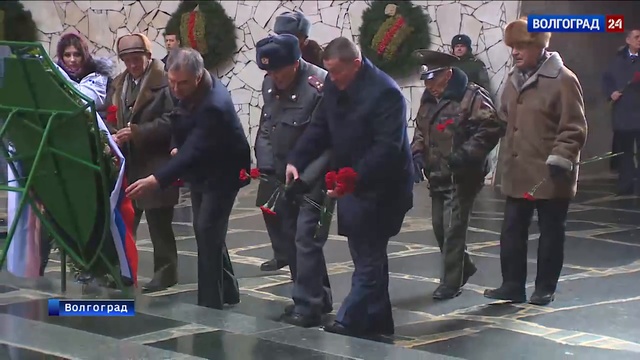 Вячеслав Володин на Мамаевом кургане почтил память защитников Сталинграда. смотреть онлайн