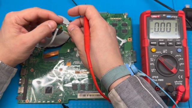 🥹On WŁĄCZA SIĘ NA SEKUNDĘ ? ASUS F550C смотреть онлайн