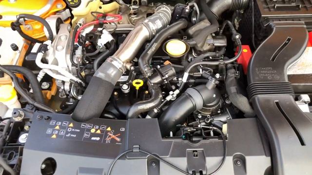 Renault Megane RS Cup - Engine Tour смотреть онлайн