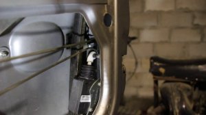 Если не открывается дверь в Шевроле Ниве