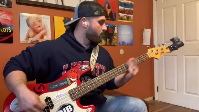 Breed | Nirvana| Bass Cover (Tabs Included) смотреть онлайн