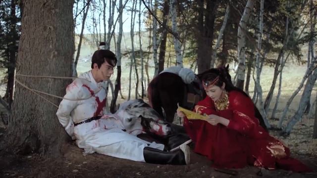 窮小子受傷被女孩救下，不僅不感恩還處處針對她，下秒女孩爆出真實身份當場嚇懵他！ смотреть онлайн