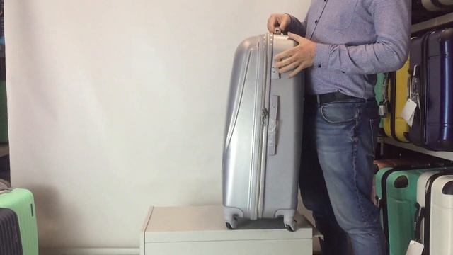 Чемодан на колёсах L 13208 смотреть онлайн