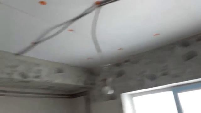 В этом помещении будем устанавливать натяжной потолок.