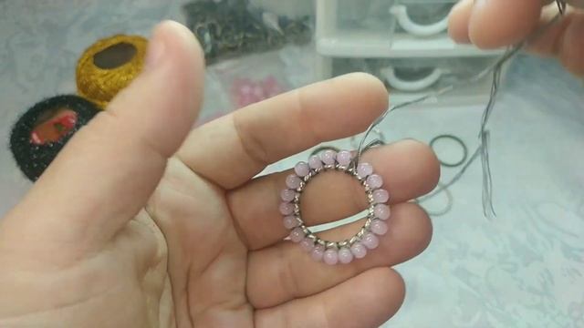 Обзор украшений с применением колечек в подвесках, коннекторах.Небольшой МК. смотреть онлайн