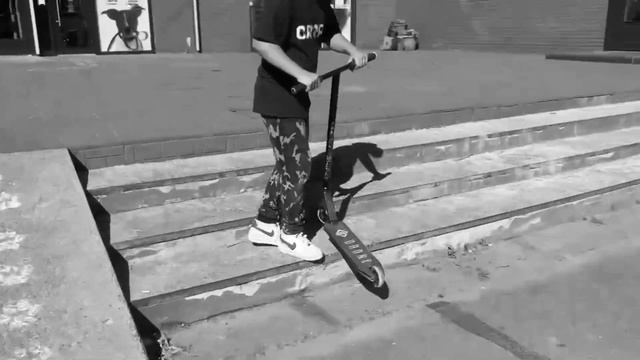 ДЕЛАЕМ ТРЮКИ НА САМОКАТЕ.КАК ВАМ ТАКОЙ КОНТЕНТ ? смотреть онлайн