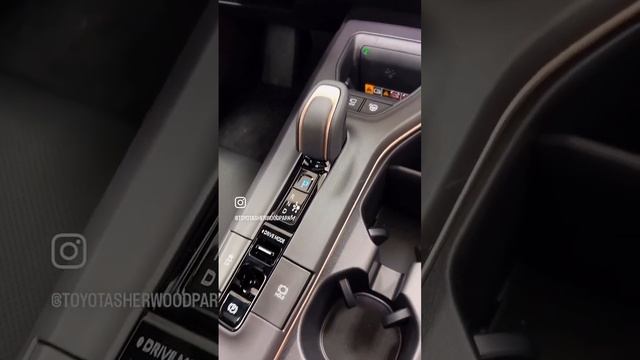 ALL NEW 2023 Toyota Crown Platinum смотреть онлайн