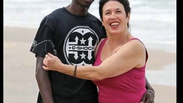 зачем британские пенсионерки едут в Гамбию смотреть онлайн