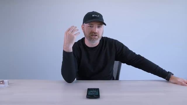 Galaxy Buds Live vs Apple AirPods Showdown смотреть онлайн