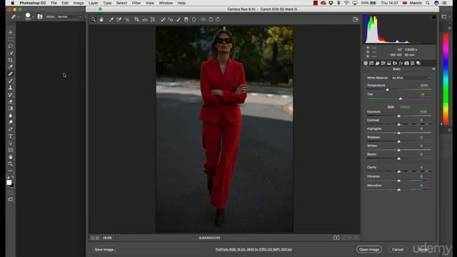 Master Fashion Retouching in Photoshop : Camera Raw Basics смотреть онлайн