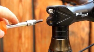 Как снять вилку на велосипеде.