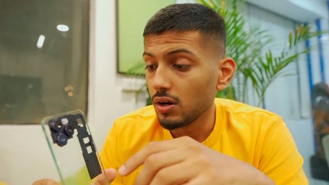 We Made World's First Transparent Smartphone ! смотреть онлайн