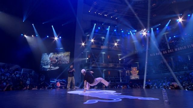 B-Boy Lil Zoo vs. B-Boy Wildchild | Top 16 | @RedBullBCOne World Final 2022 New York смотреть онлайн