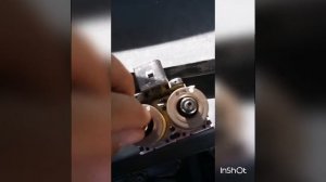 AUDI A6C6 4F разборка и чистка гидроклапанов климата