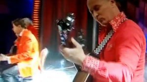 четвертые сутки гуляет столица