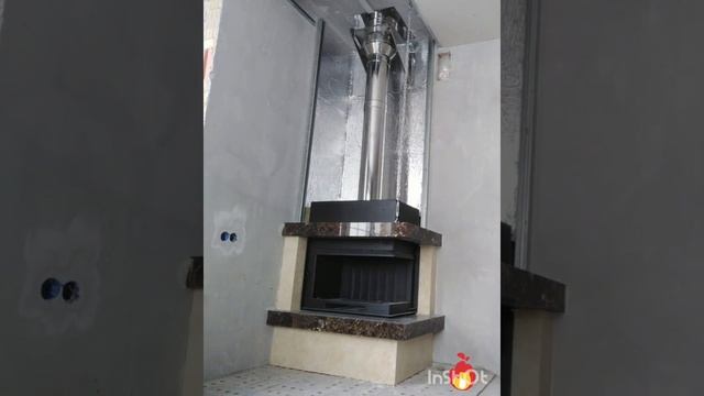 Каминная топка Kratki Olivia в облицовке из мрамора. смотреть онлайн