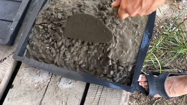 Тротуарная плитка в пластиковых формах своими руками. DIY и правильные пропорции. смотреть онлайн