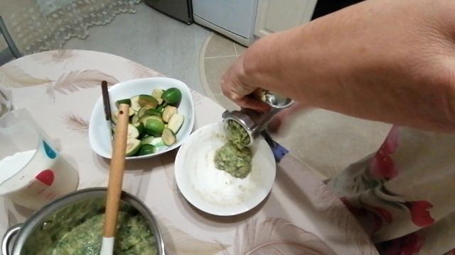 Вкусно и полезно. Варенье из фейхуа. #вареньефейхуа# смотреть онлайн