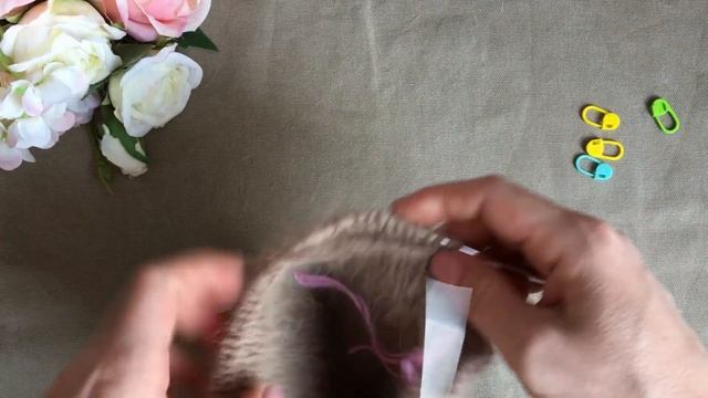 САМЫЕ МОДНЫЕ АКСЕССУАРЫ ЭТОГО СЕЗОНА. СНУД-УГОЛОК ИЗ ПУХА НОРКИ! KNITTED HAT смотреть онлайн