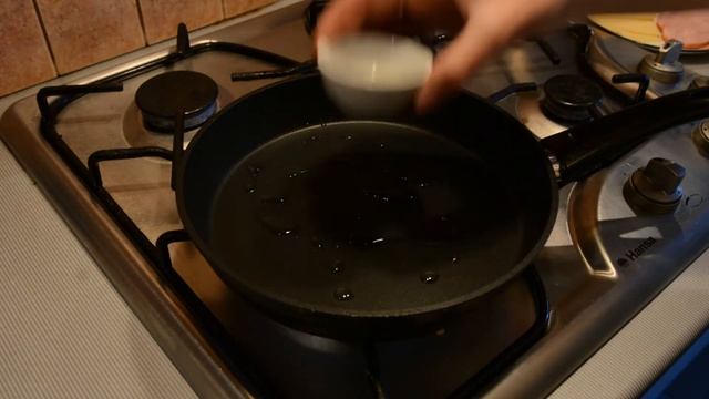 Яичные конвертики с сыром и ветчиной смотреть онлайн