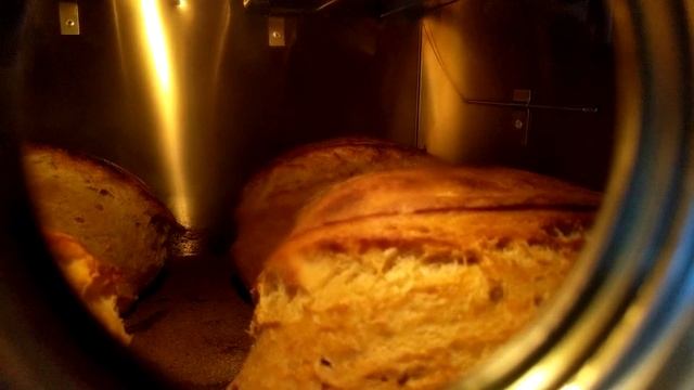 Timelapse of Sourdough in the oven смотреть онлайн