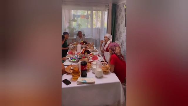 Ақтөре мен Альбина арасында Махаббат. Бердах пен Айя қонақта, және Алматыға келді. Ерасылдың кәуабі смотреть онлайн