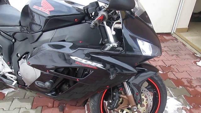 Honda CBR 1000RR 2005 смотреть онлайн