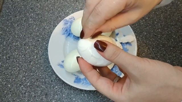 Как быстро очистить яйцо, супер способ почистить яйца без хлопот смотреть онлайн