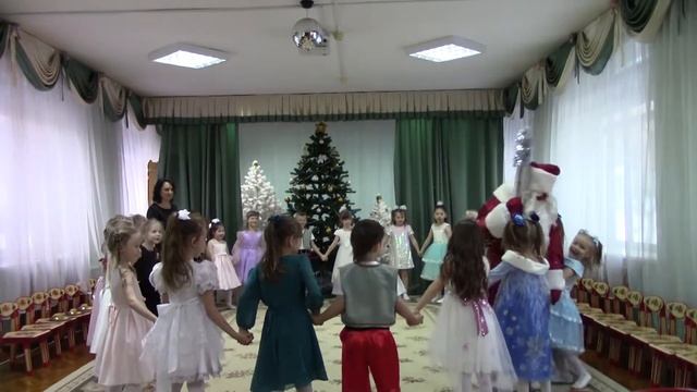 Новогодний утренник в подготовительной к школе группе. 2020 год смотреть онлайн