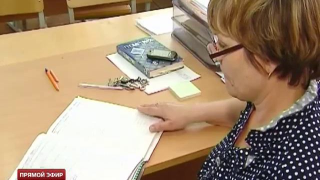 Упал, очнулся -- знаменит: красноуфимская выпускница прославилась на весь город смотреть онлайн