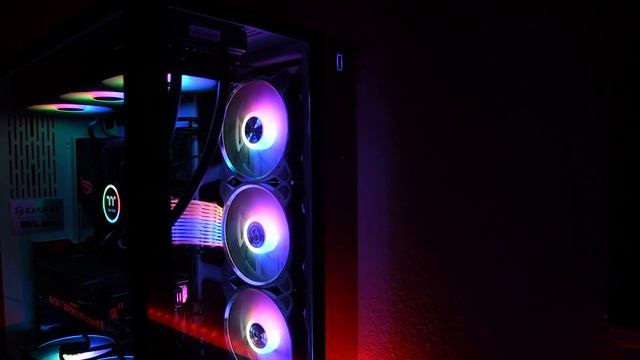 Lian Li PC-O11 Dynamic with Ryzen 3900x and RTX 2080 Ti - Samsung CRG9 смотреть онлайн