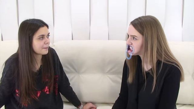 Впечатления свидетельницы от свадьбы друзей! Девушки играют в "Челюсти" - смешно произносят слова. смотреть онлайн