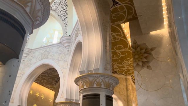 Sheikh Zayed Mosque/Мечеть Шейха Зайда #abudhabi #travel #uae #traveling #travelvlog #оаэ #travelle смотреть онлайн