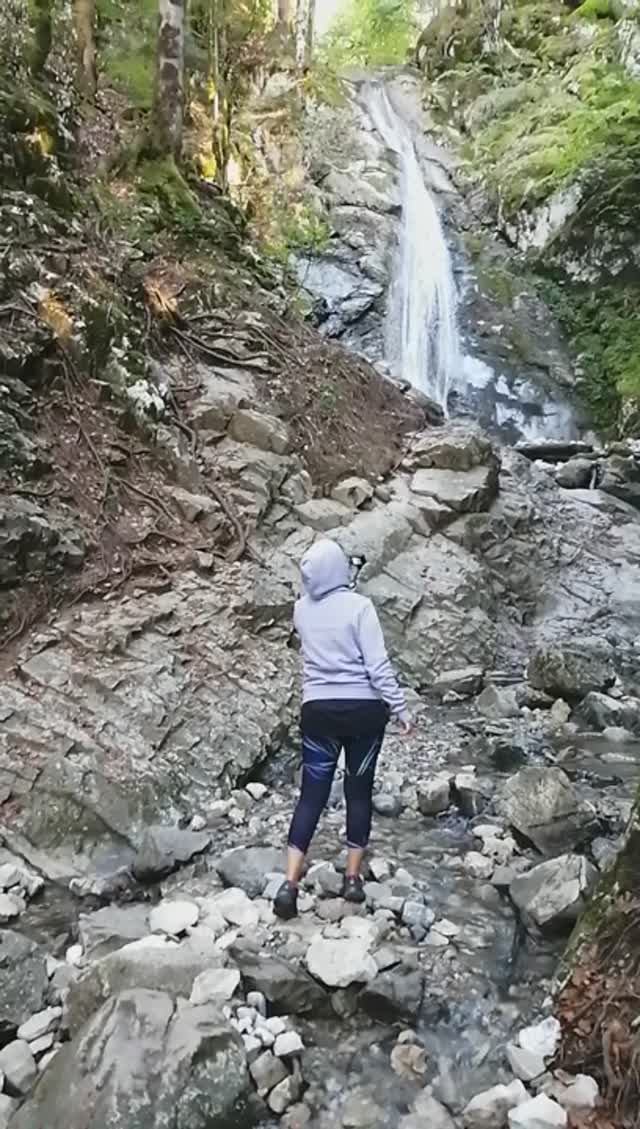 Франция. Альпийский водопад смотреть онлайн