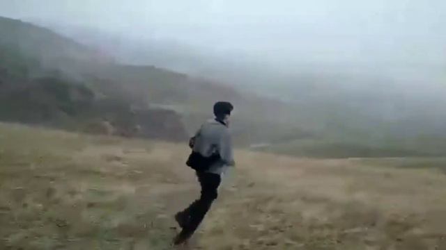 Рубрика: ОМА ОТДЫХАЕТ С ДРУЗЬЯМИ В ГОРАХ 🏞️🌫️ смотреть онлайн