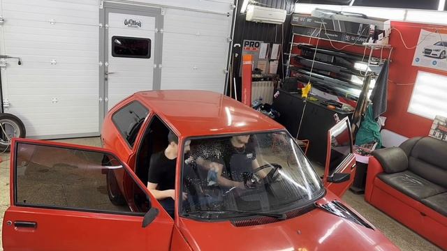 Тонировка эксклюзивная Таврия задняя часть пленкой Sun Control 5% передние 20%