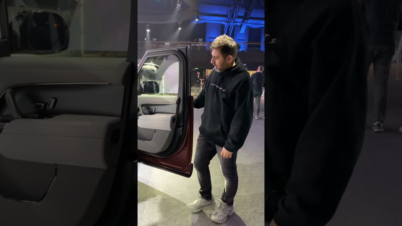 Электрическое открытие дверей | новый Range Rover | #shorts смотреть онлайн