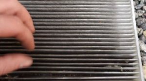 Toyota Auris меняем салонный фильтр. Устанавливаю угольный фильтр на печку.