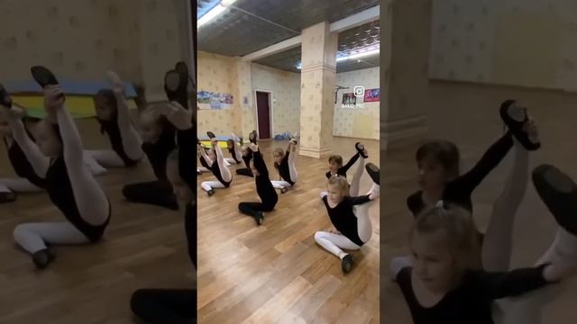 Танцуйте с нами ? #пластилин #танцыдлядетей #школатанцев #dance #детскиетанцы смотреть онлайн